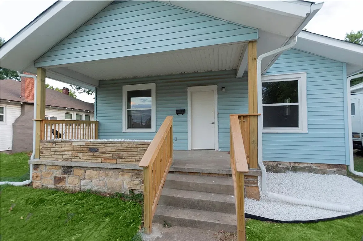 3 bed, 1.5 bath, 1335 sqft, $1,150 — Photo 1