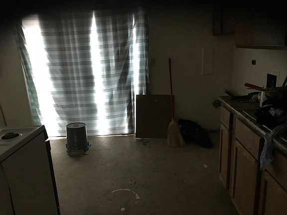 3rd image of 908 Morningside Dr