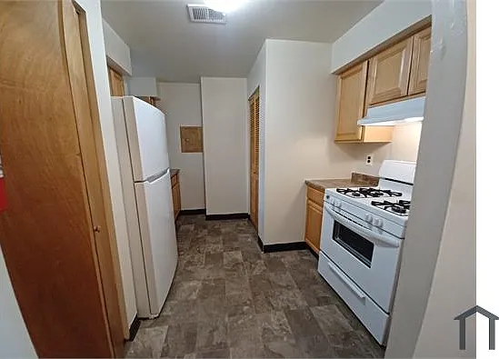 3 bed, 1320 sqft, $3,000 — Photo 4