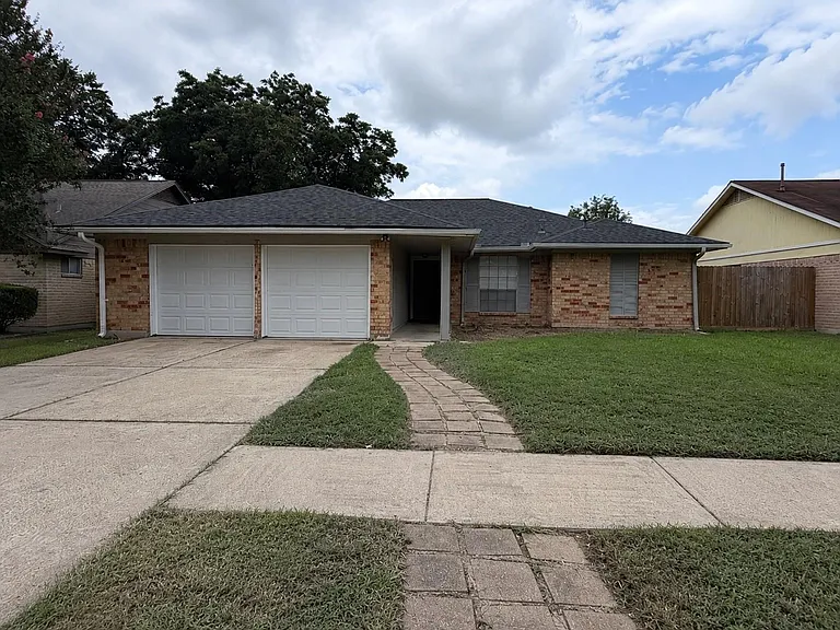 8119 Knightwood Forest Dr — Photo 2