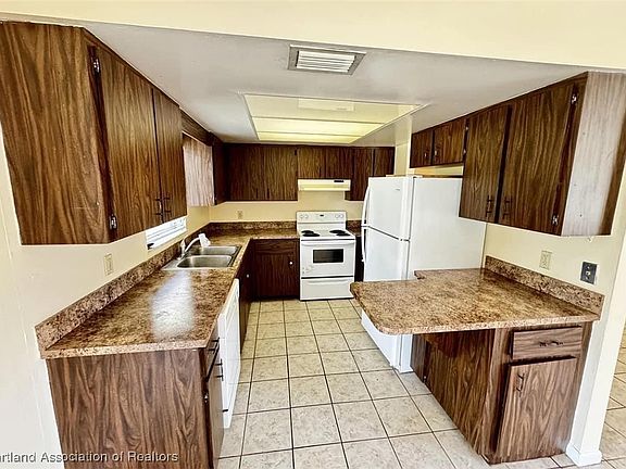 4th image of 1619 Oak Ave