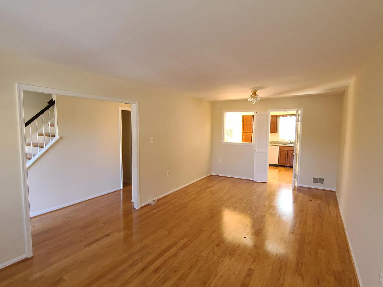 3 bed, 3.5 bath, 1865 sqft, $2,700 — Photo 4