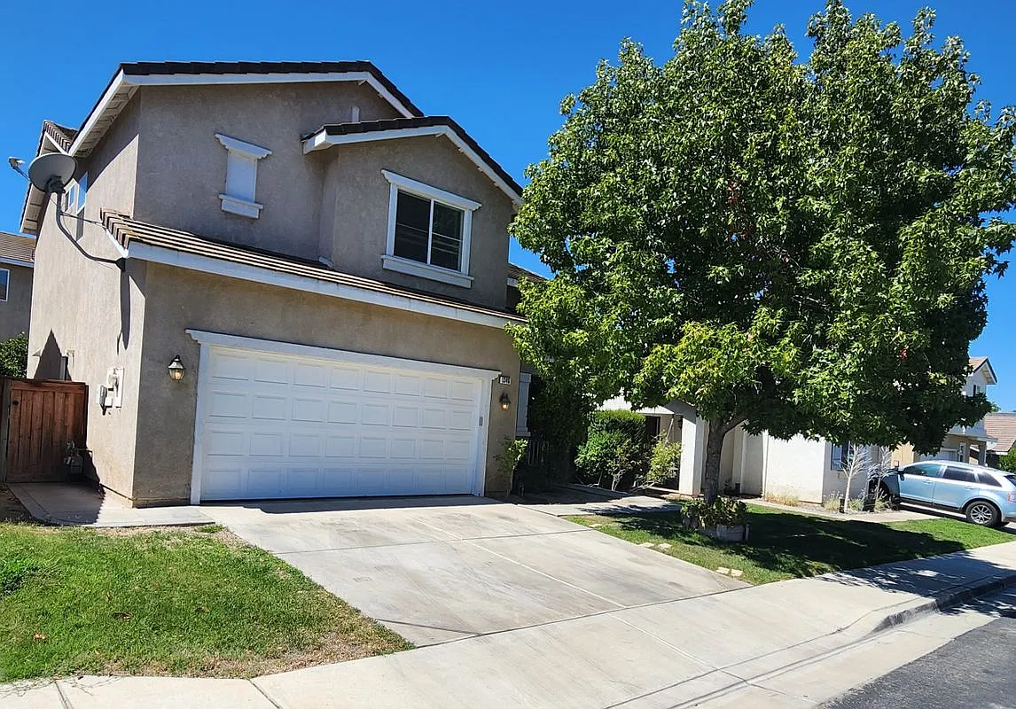 3 bed, 2.5 bath, 1425 sqft, $3,500 — Photo 2