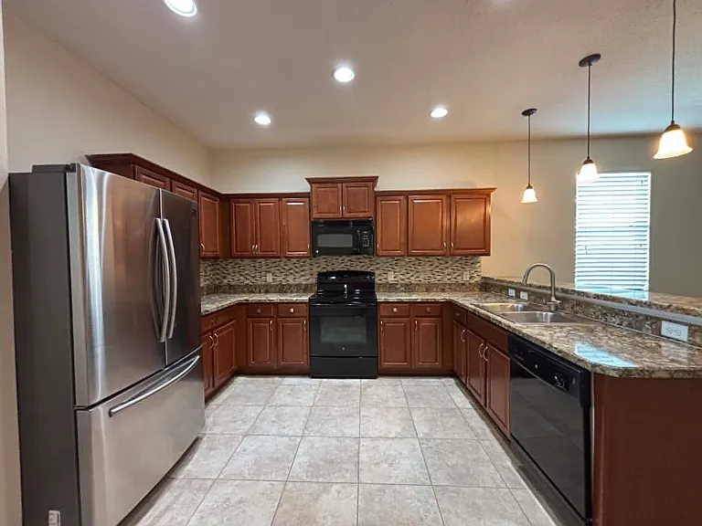 811 Krenson Woods Ln — Photo 10