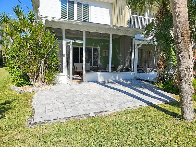 713 W Venice Ave — Photo 24