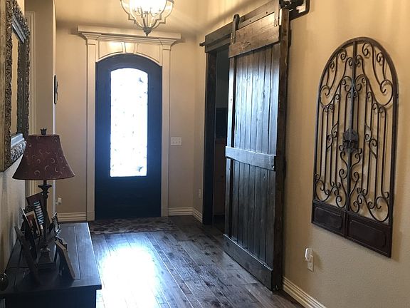 4th image of 829 Coulter Dr