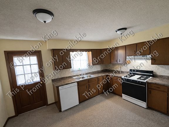 3rd image of 1614 Wayne Dr #1614