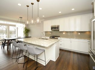 18 Autumn Way, Montvale, NJ 07645