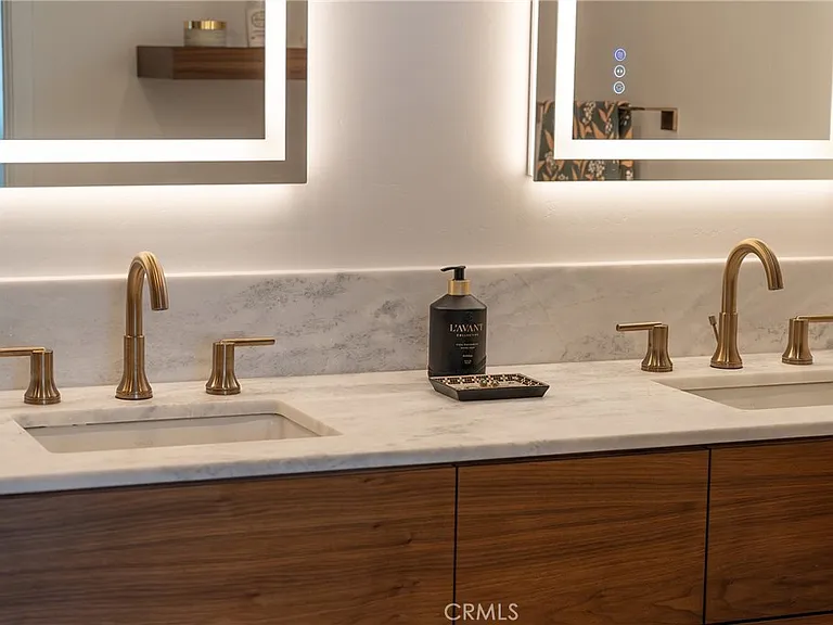 24701 Nympha Dr — Photo 51