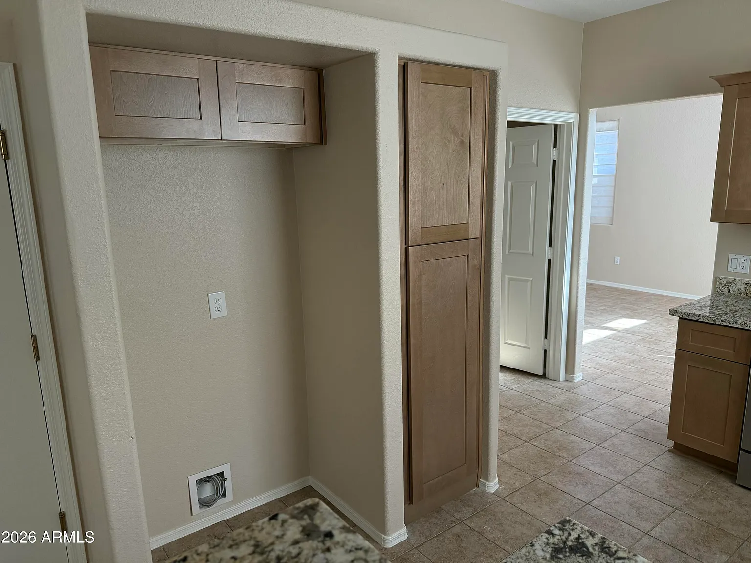 3 bed, 2.5 bath, 1499 sqft, $2,295 — Photo 4