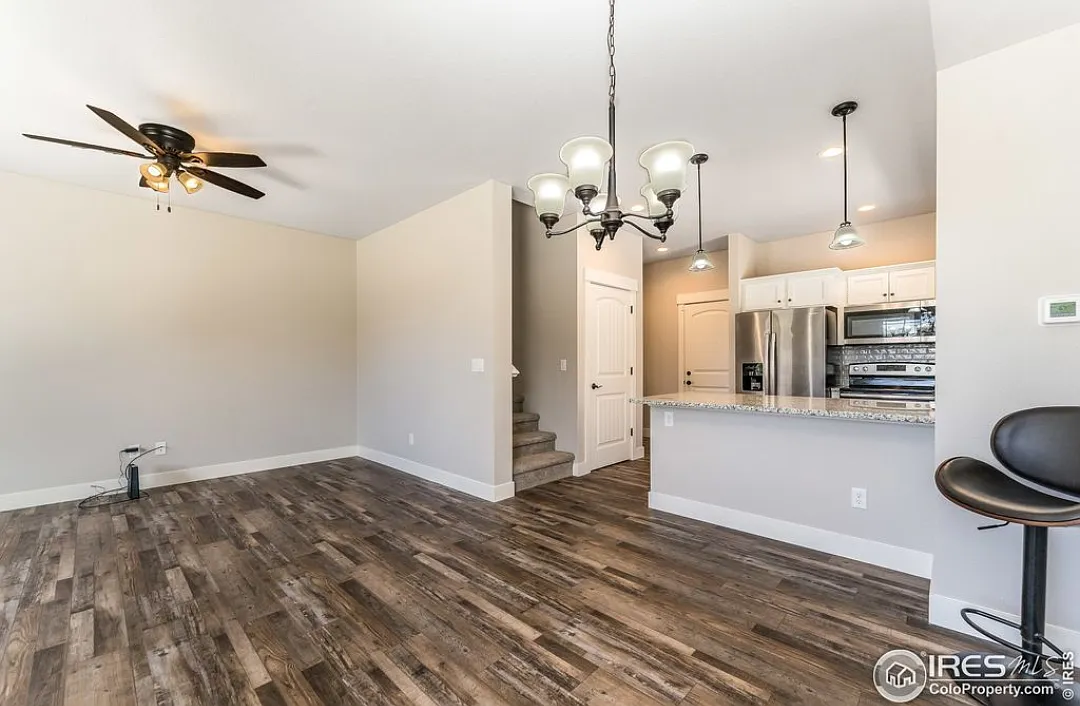 2 bed, 2.5 bath, 1924 sqft, $2,250 — Photo 4