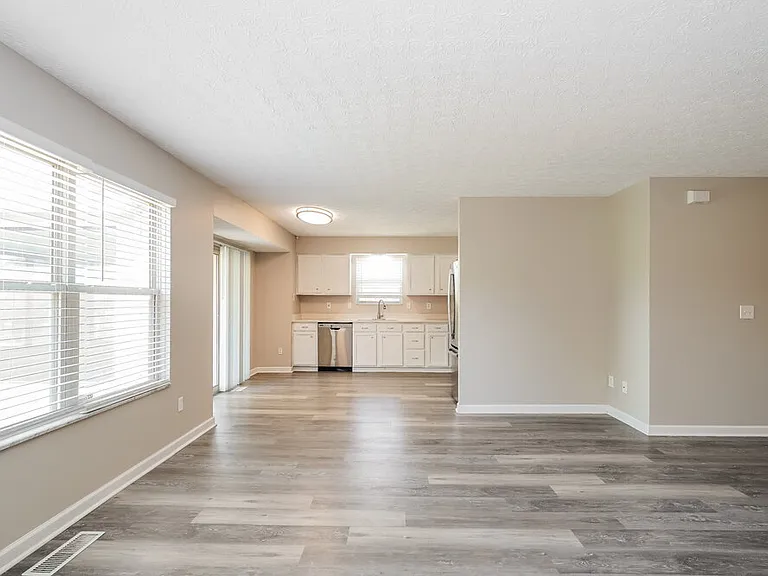 1097 Leclerc Pl — Photo 6