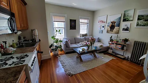 368 Crescent St Photo 1