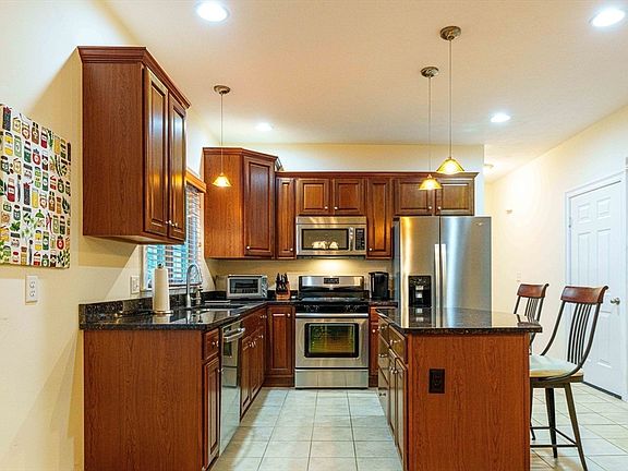 4th image of 24 Jasmine Dr Unit 24