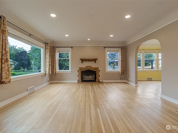 3rd image of 1205 University Street