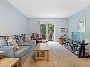 55 Greentree Ln APT 44, Weymouth, MA 02190