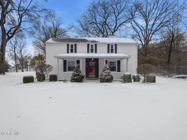 1561 N Stadium Rd, Oregon, OH 43616