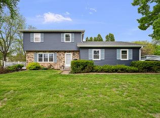 3876 18th St, Bettendorf, IA 52722