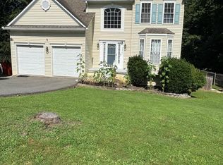 6210 Forest Grove Dr, Fredericksburg, VA 22407