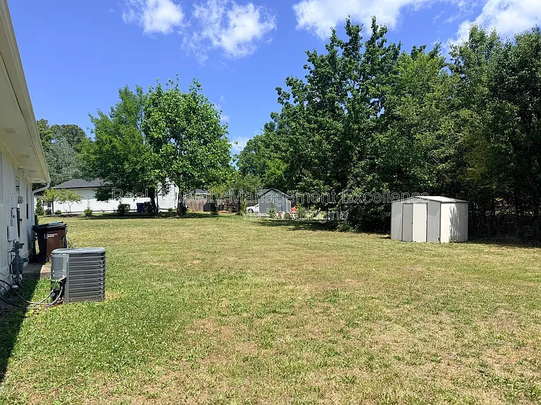 419 Walton St — Photo 37
