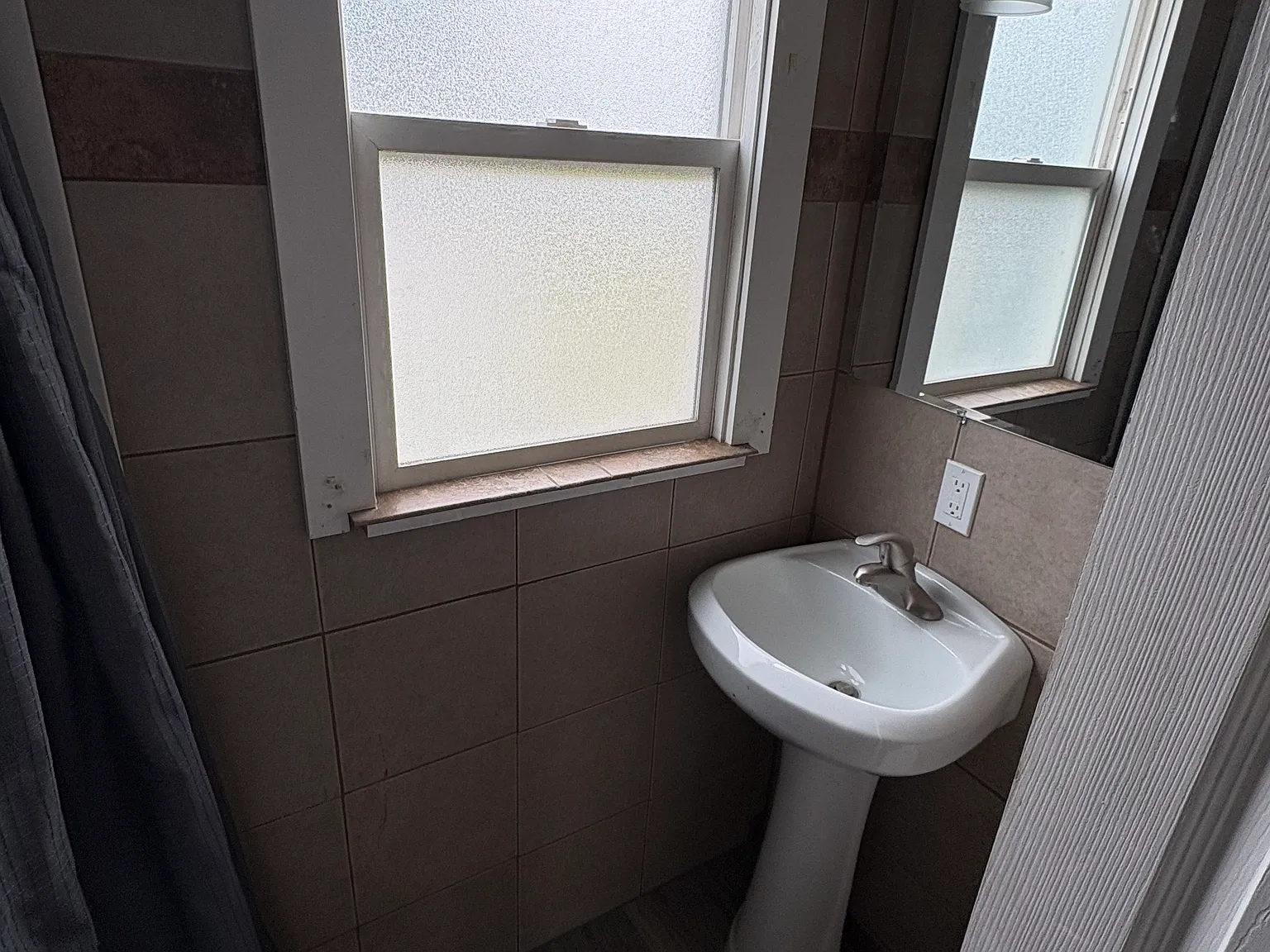 1 bed, $1,200 — Photo 4