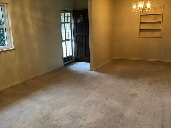 4th image of 4706 S Olive St