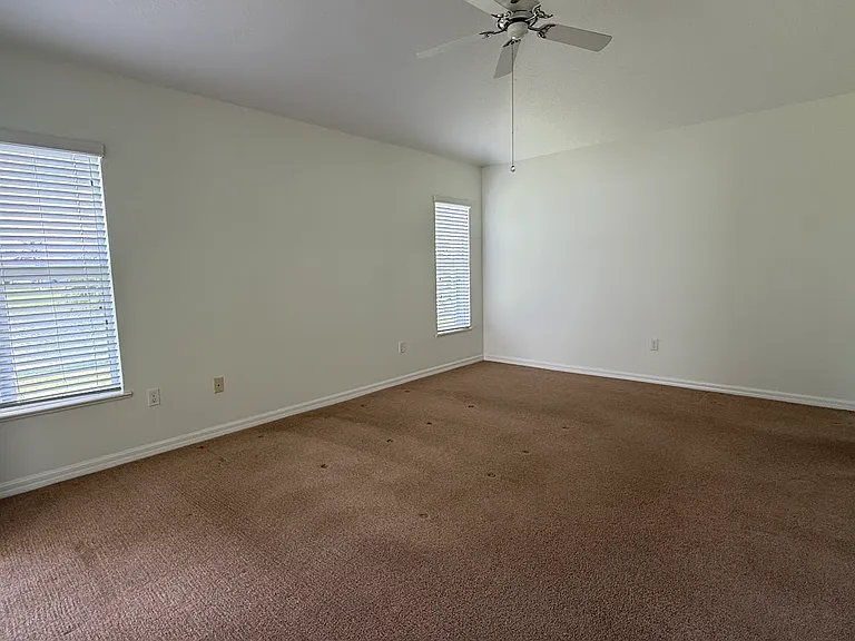 515 S Valencia Cir SW — Photo 23