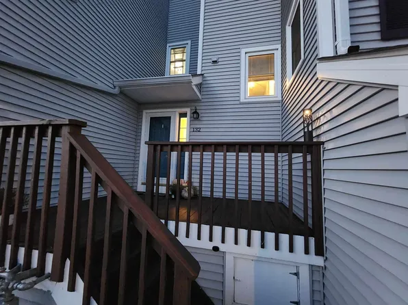 132 Morningside Ct, Shelton, CT 06484