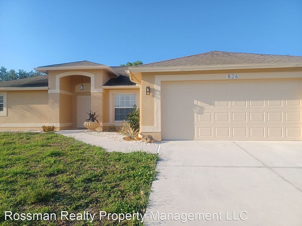 1st image of 826 NE 10th Ln