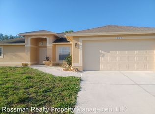 826 NE 10th Ln, Cape Coral, FL 33909