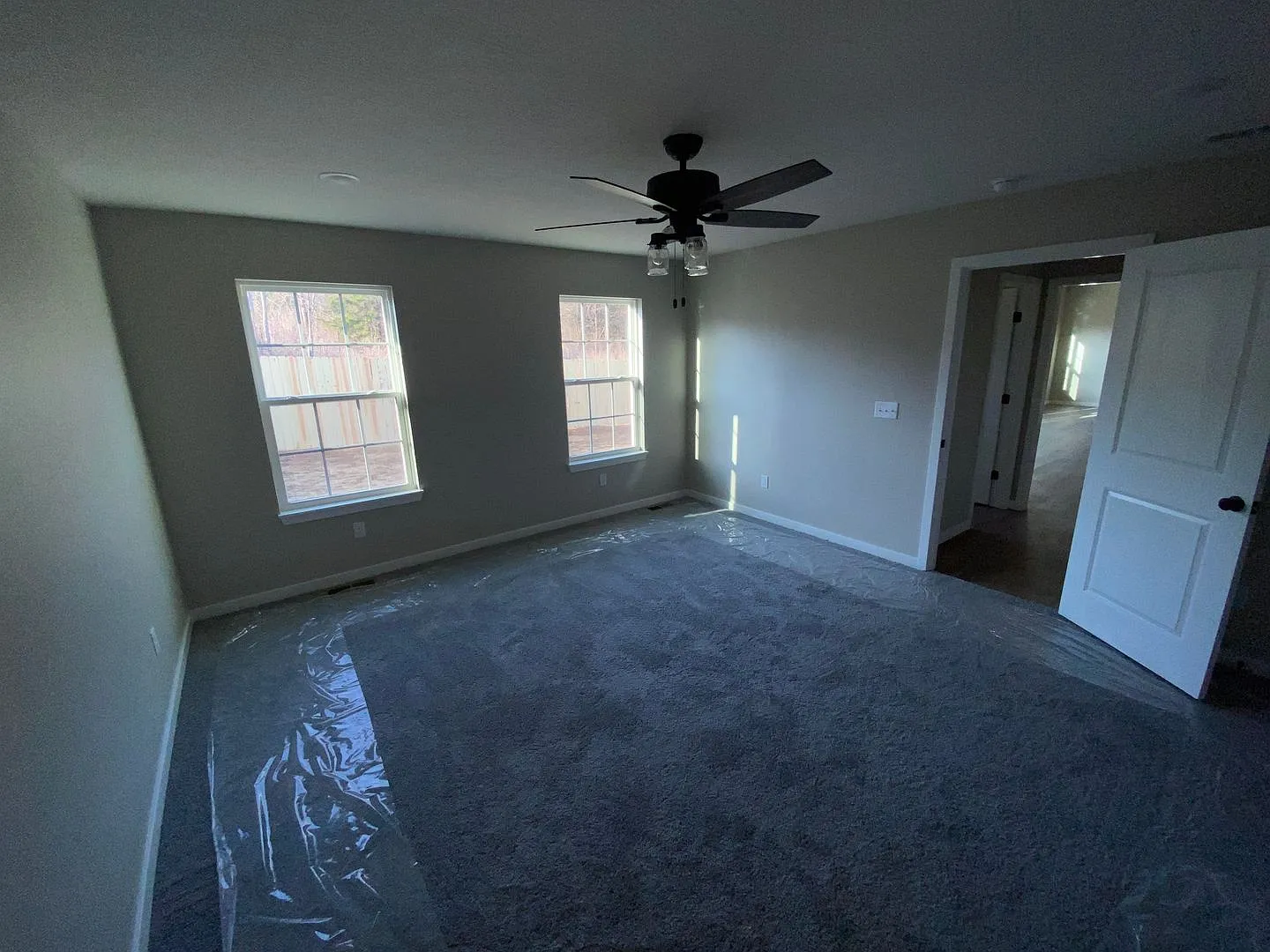 Great spacious home in Willard — Photo 2