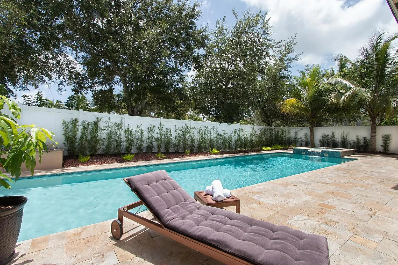 5 bed, 2727 sqft, $4,500 — Photo 1