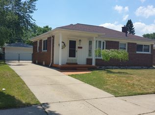 3831 S Longmeadow Rd, Trenton, MI 48183