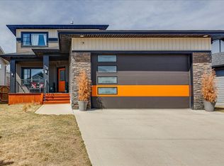 738 Cypress Ln, Red Deer County, AB T4S0N9
