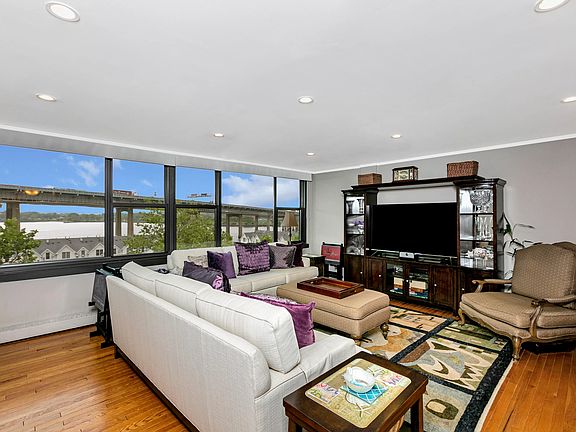 2nd image of 16640 Powells Cove Blvd APT 7C