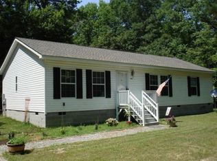 9022 Indian Rd, Gloucester, VA 23061