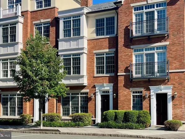 22 Paul Robeson Pl, Princeton, NJ 08542