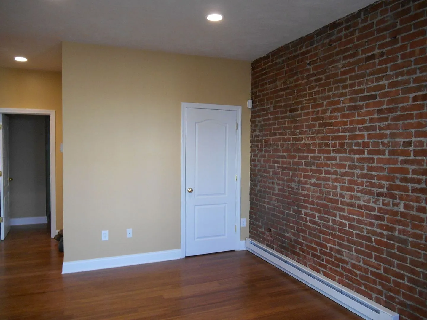 100 Knight St. Rear House — Photo 4