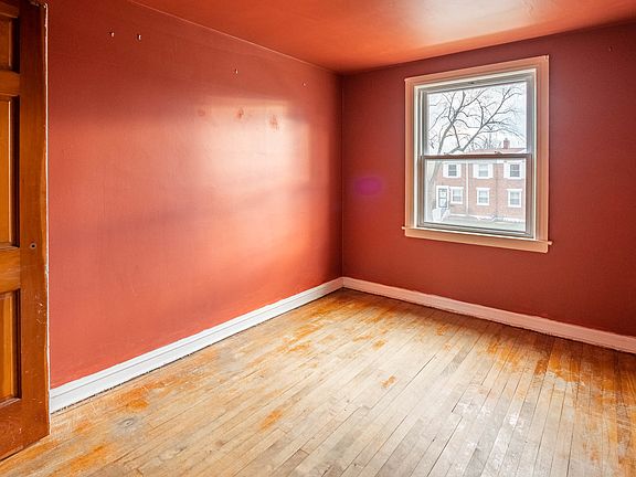 5th image of 332 Hyde Park Ave