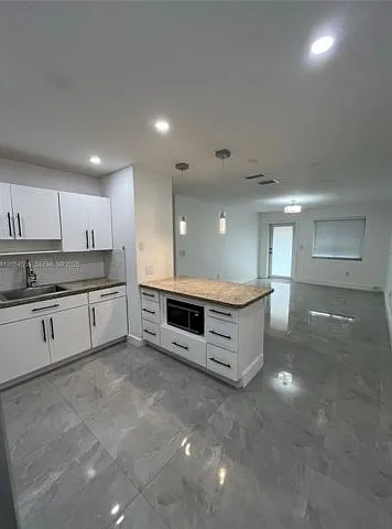 2783 SW 33rd Ave — Photo 5