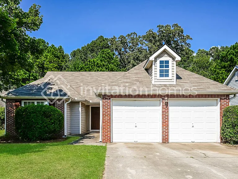 8040 Highland Pkwy — Photo 1