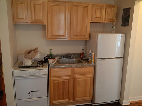 4th image of 910 81st St APT A3