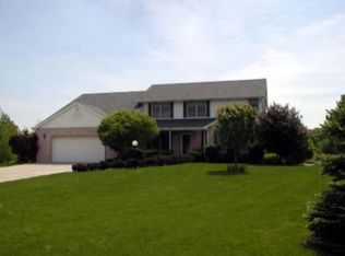 76 Royalwood Rd, Valparaiso, IN 46385