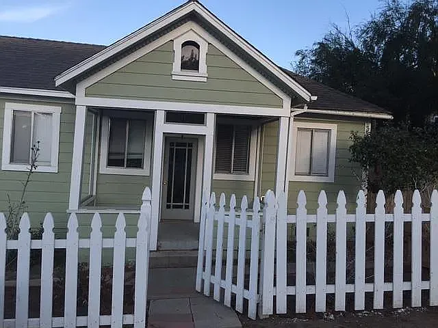 3 bed, 2100 sqft, $3,300 — Photo 2