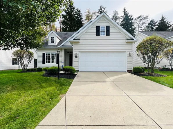 279 Crimson Cir, New Castle, PA 16105
