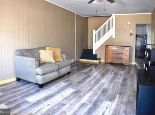 34 N Vine St, Mount Carmel, PA 17851