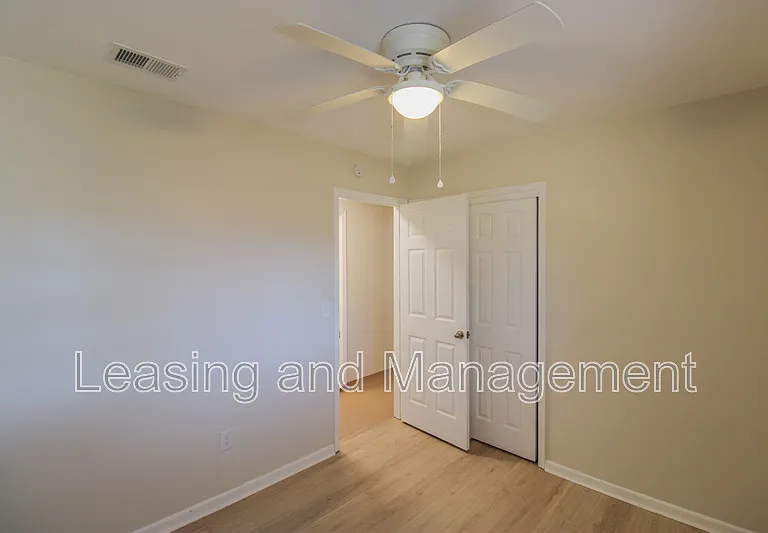 305 Millcreek Dr — Photo 13