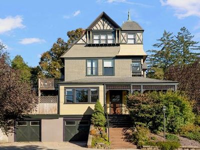 163 Butler Ave APT 2, Providence, RI, 02906