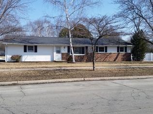 936 Hillcrest Hts, Green Bay, WI 54313