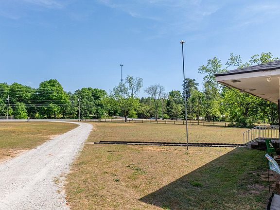 2nd image of 4085 Peach Orchard Road